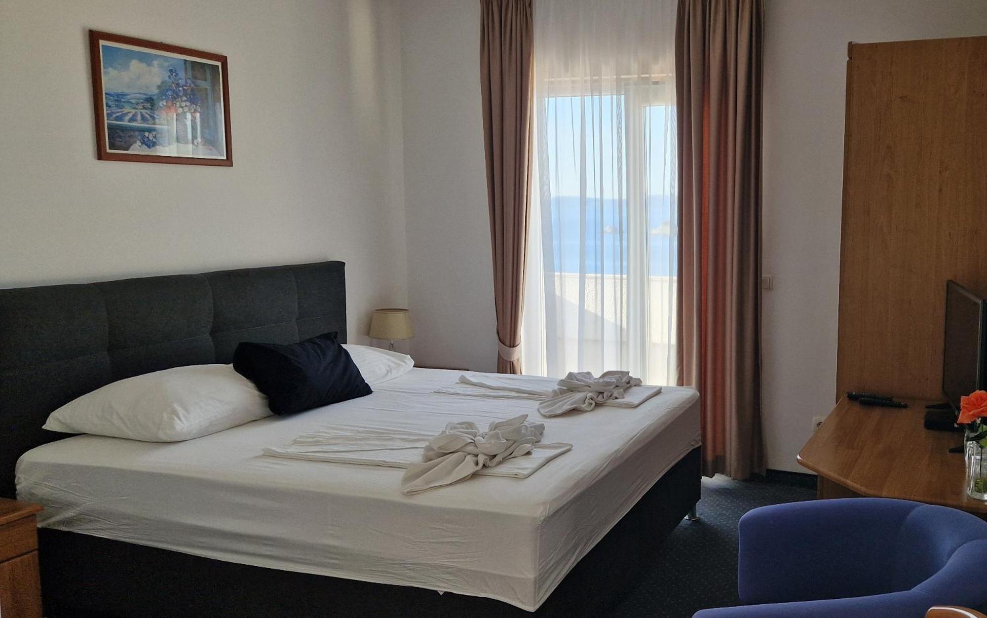 Hotel Viktorija Seget Vranjica Eksteriør billede